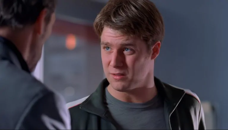 Момент из 16 серии 2 сезона