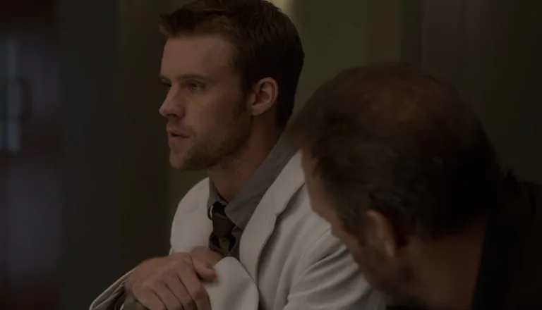 Момент из 12 серии 8 сезона