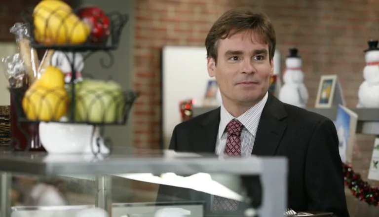 Новость «Роберт Шон Леонард потерял докторскую степень»